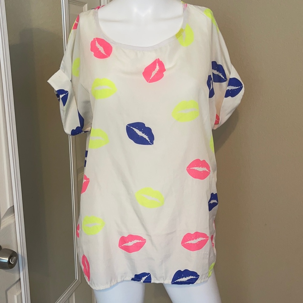 Lipstick print blouse